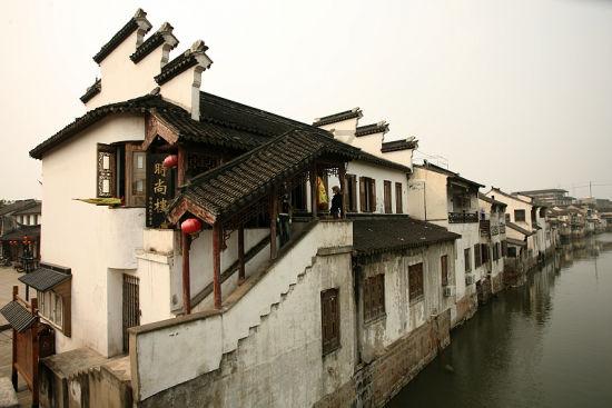 匆忙离开